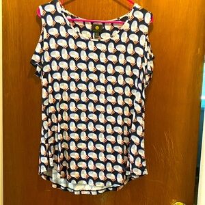 3/$15. JM Collection cold shoulder top